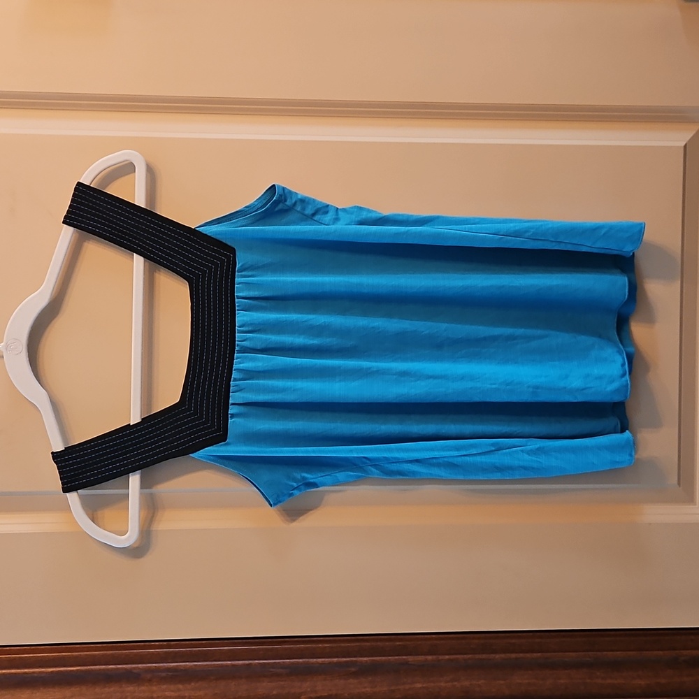 Women's size M BCX blue and black tank top